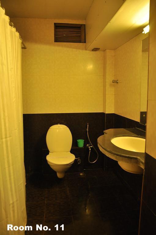 Hotel Golden Deluxe Τζαϊπούρ Εξωτερικό φωτογραφία