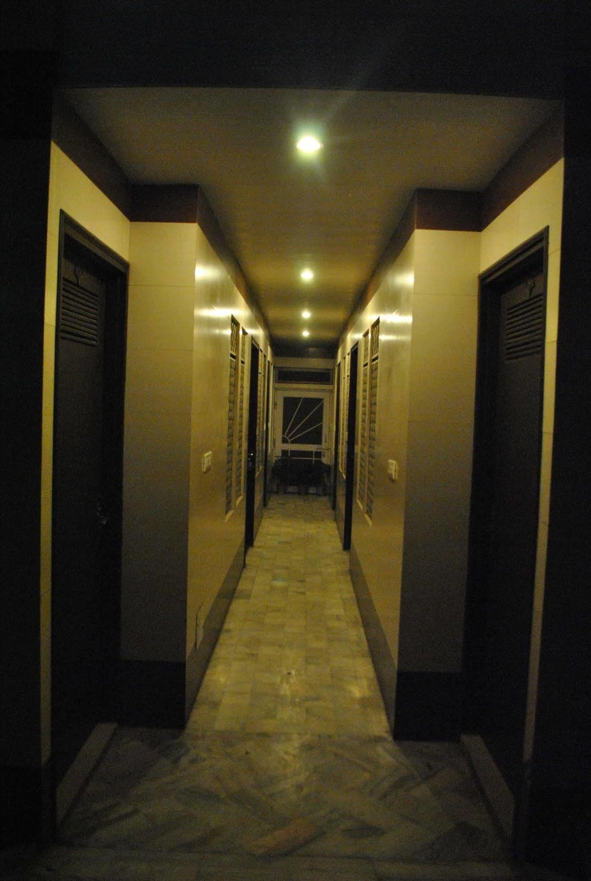 Hotel Golden Deluxe Τζαϊπούρ Εξωτερικό φωτογραφία